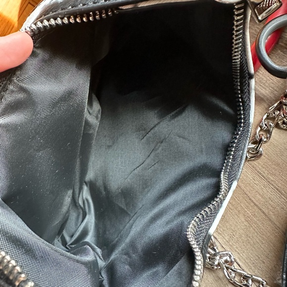 Cow print purse with chain - Picture 4 of 4